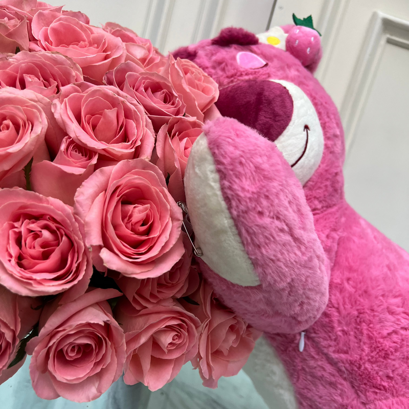 50 Rosas en Caja Plateada con Oso de Peluche | MATILDA